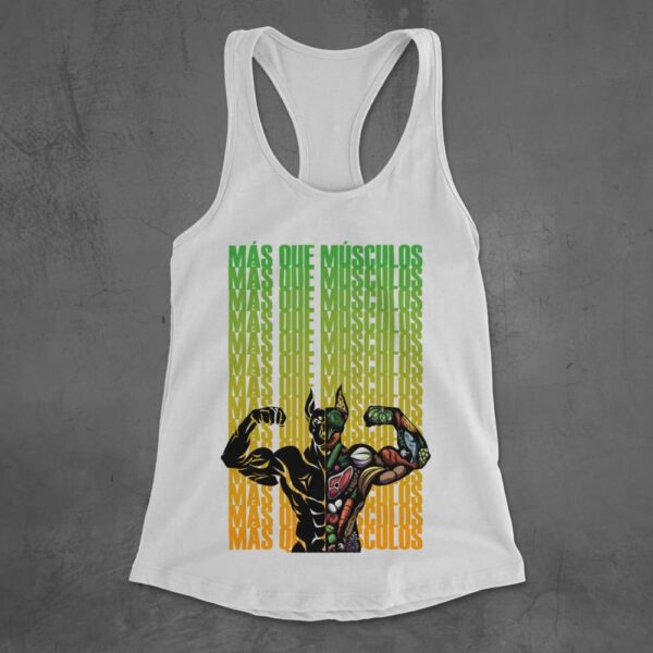 Perro comida tank mujer